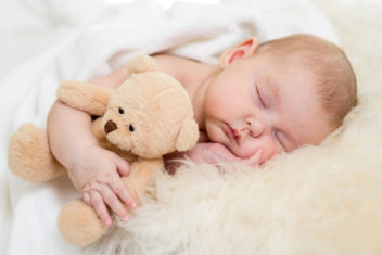 Ideal Sleeping Temperature For Infants – Does My Nursery Need AC?